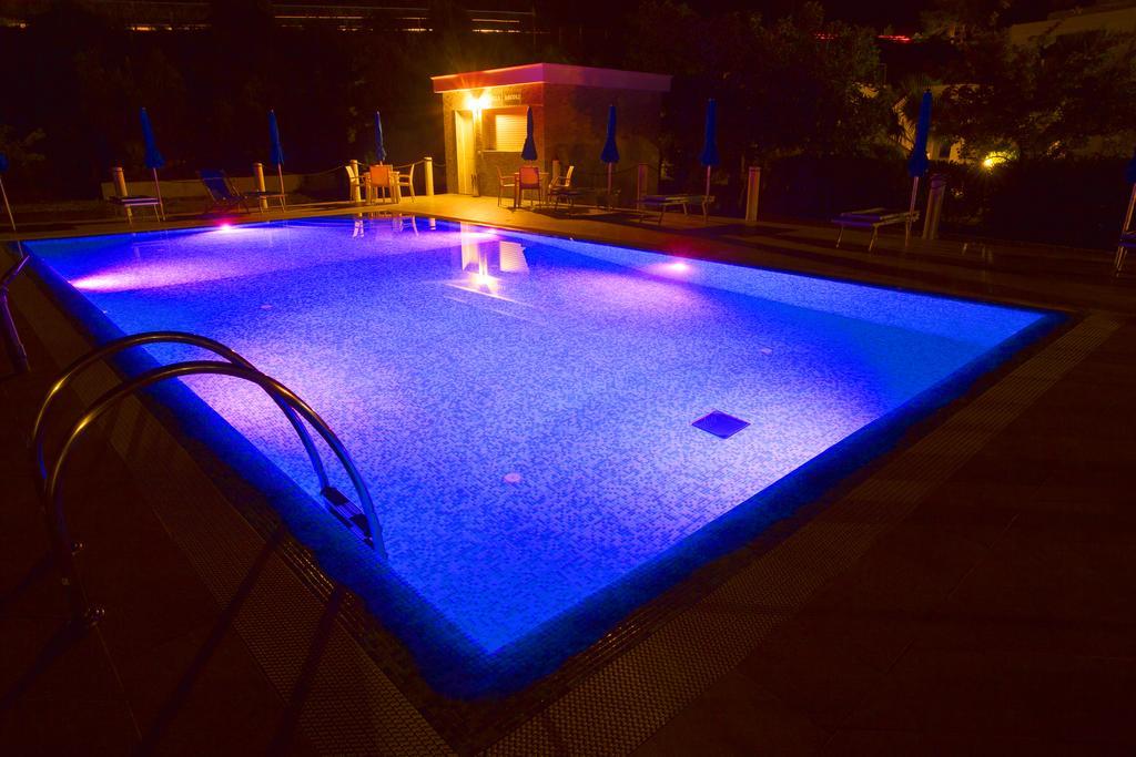 Hotel Residence Villa Ascoli ヴィエステ エクステリア 写真